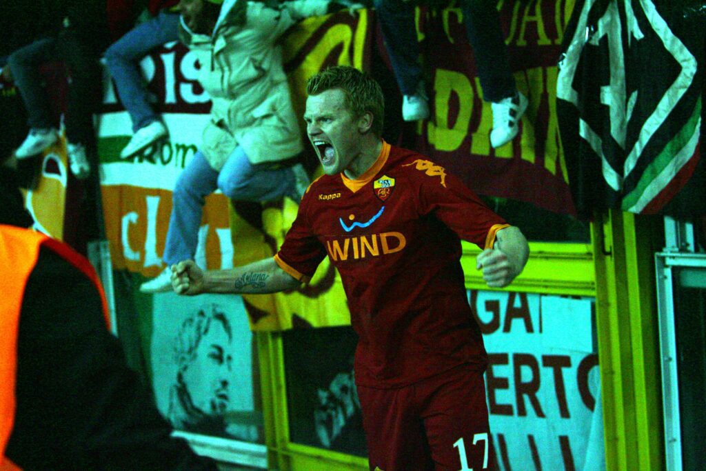 RIISE Juventus Roma 23.1.2010 3 red