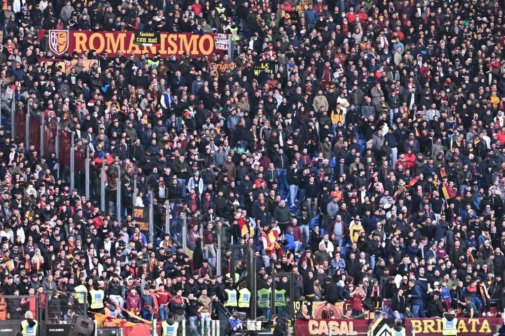 x 2022-04-10 roma salernitana stadio olimpico tifo IMG-20220411-WA0029