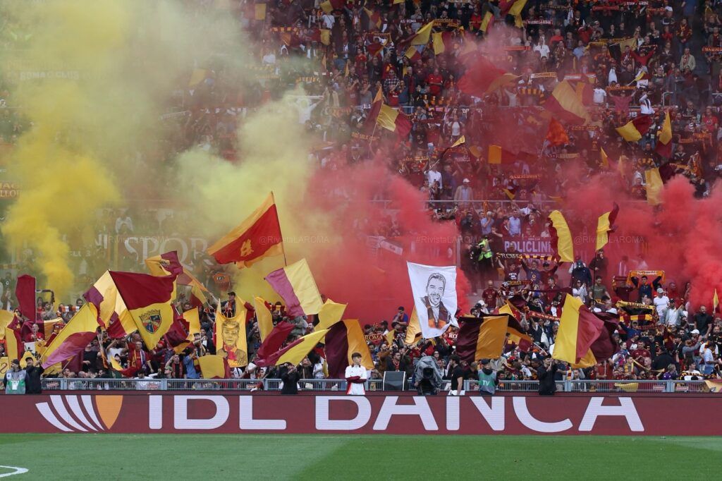 2025-05-04 roma-fiorentina curva sud olimpico bandiere